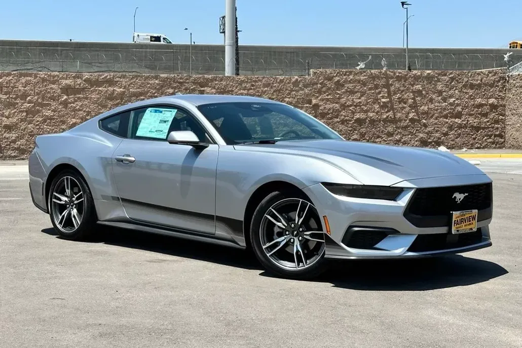 2025 Ford Mustang EcoBoost photo 1