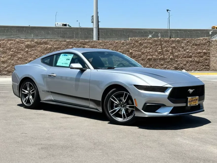 2025 Ford Mustang EcoBoost photo 1