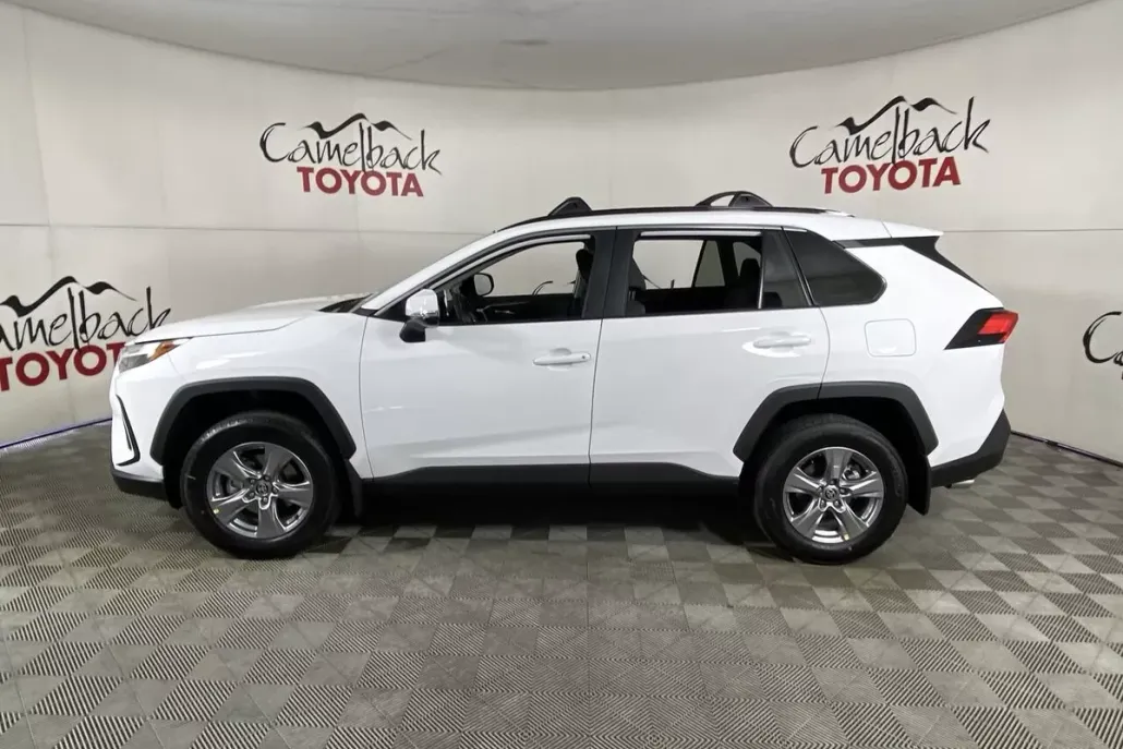 2025 Toyota RAV4 XLE photo 1