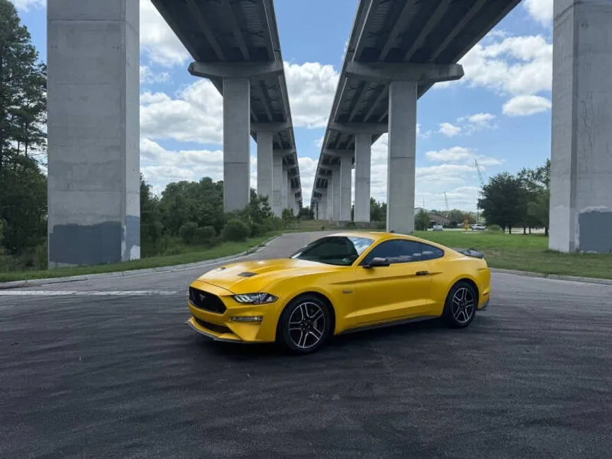 2021 Ford Mustang GT photo 1