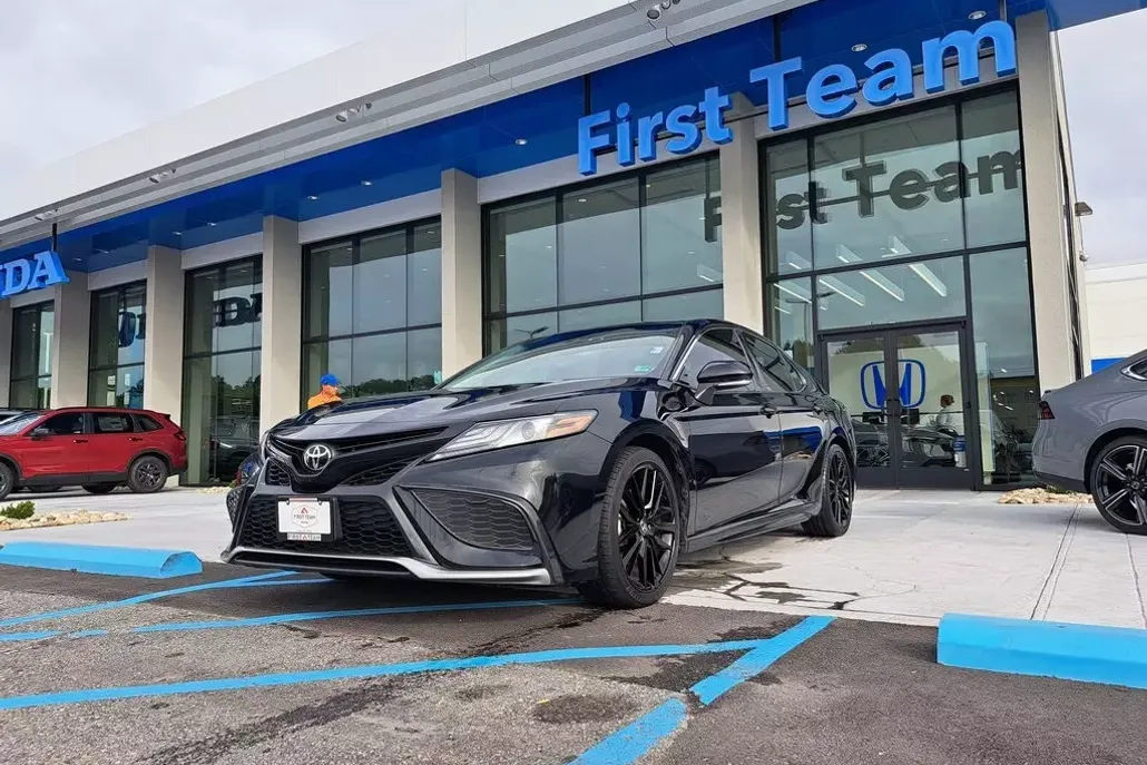2021 Toyota Camry XSE photo 1