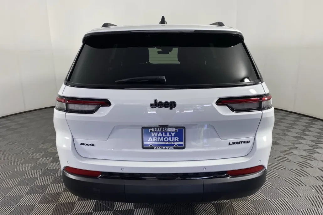 2025 Jeep Grand Cherokee Limited photo 1
