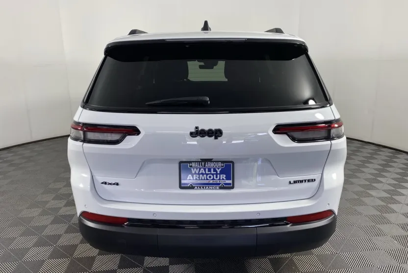2025 Jeep Grand Cherokee Limited photo 1