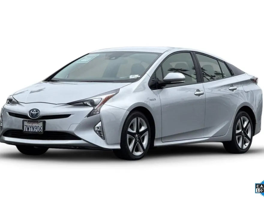 2016 Toyota Prius Three Touring photo 1