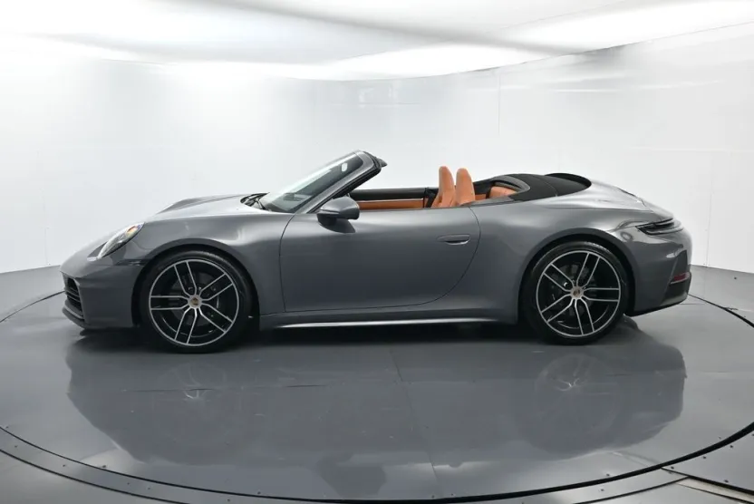 2025 Porsche 911 photo 1