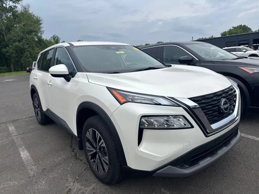 2023 Nissan Rogue SV photo 1