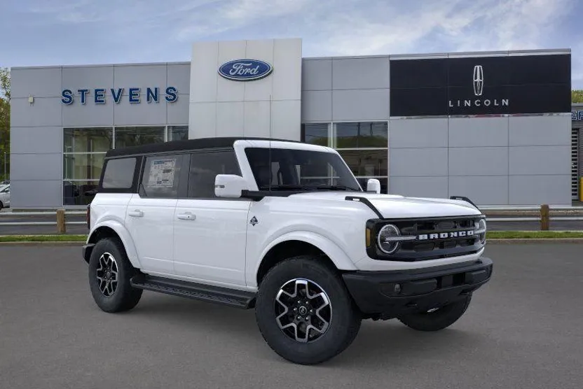 2025 Ford Bronco Outer Banks photo 1