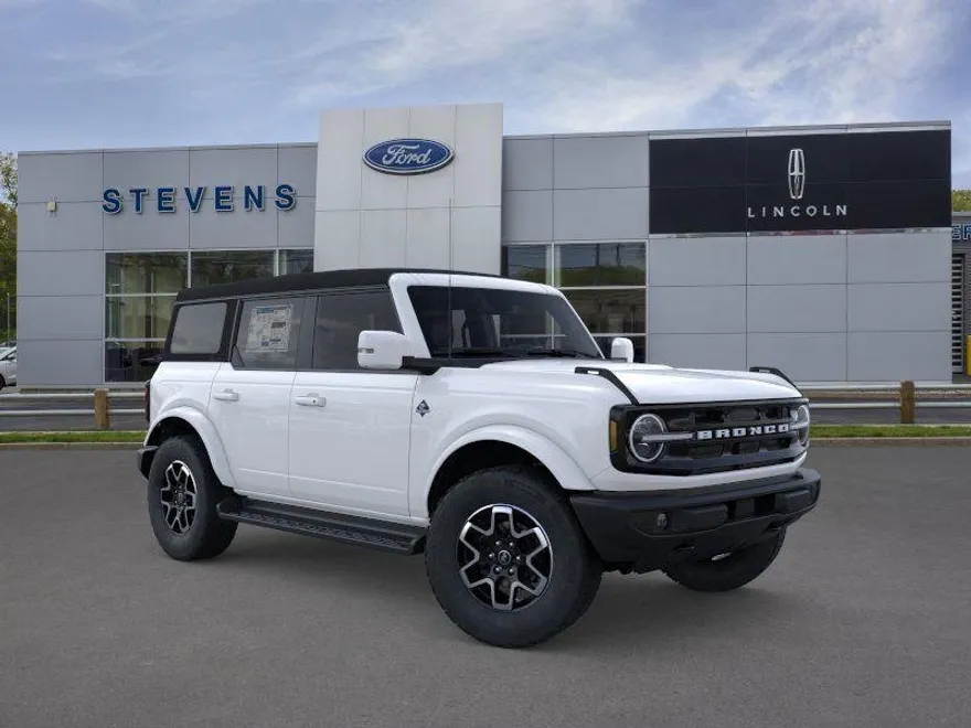 2025 Ford Bronco Outer Banks photo 1
