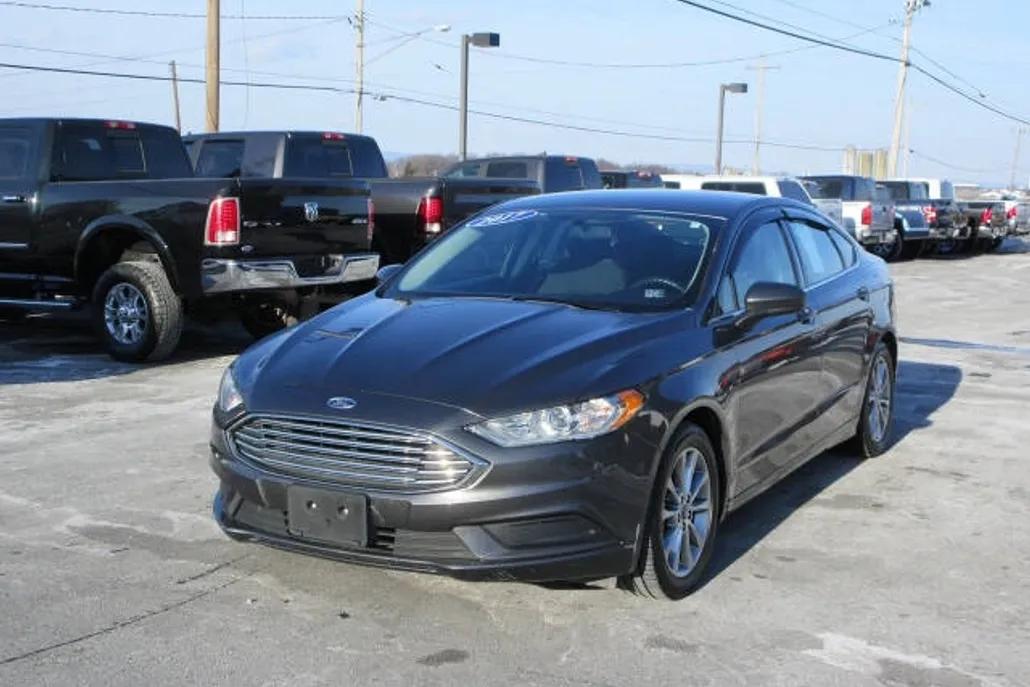 2017 Ford Fusion SE photo 1