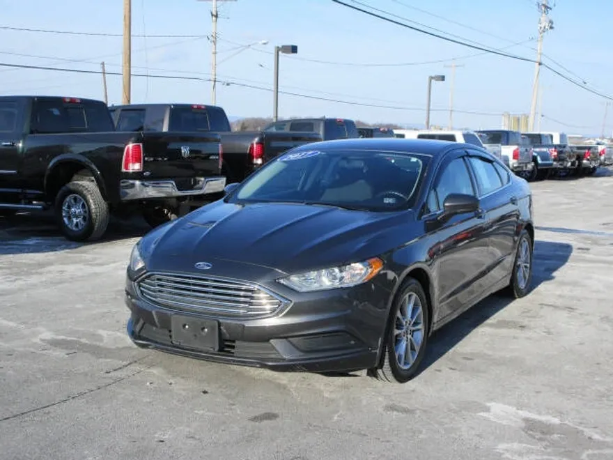 2017 Ford Fusion SE photo 1