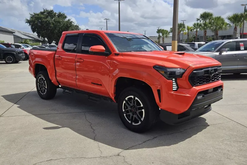 2024 Toyota Tacoma TRD Sport photo 1
