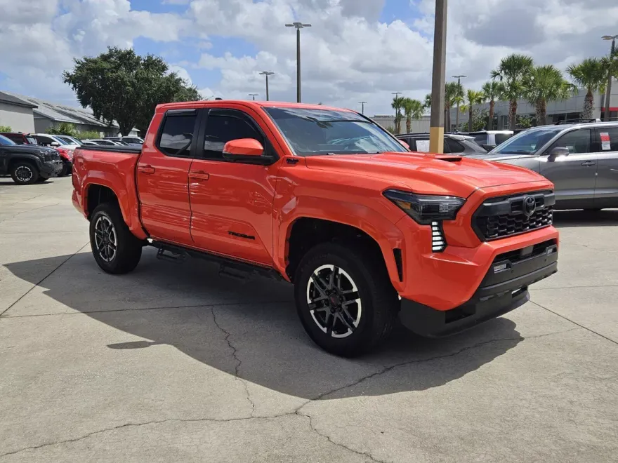 2024 Toyota Tacoma TRD Sport photo 1