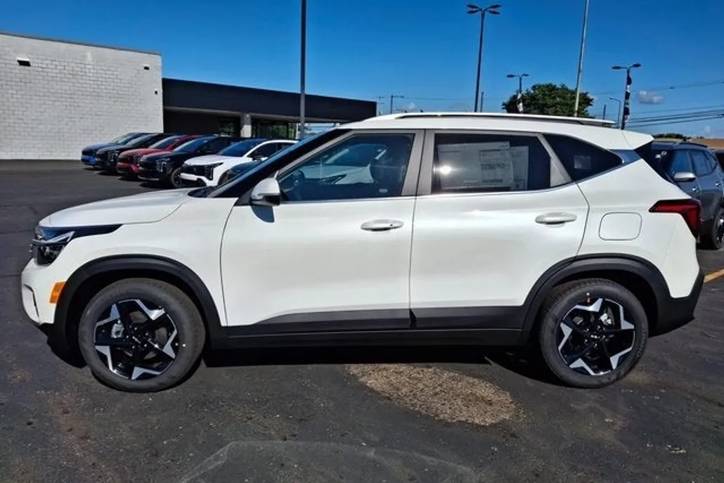 2026 Kia Seltos EX photo 1