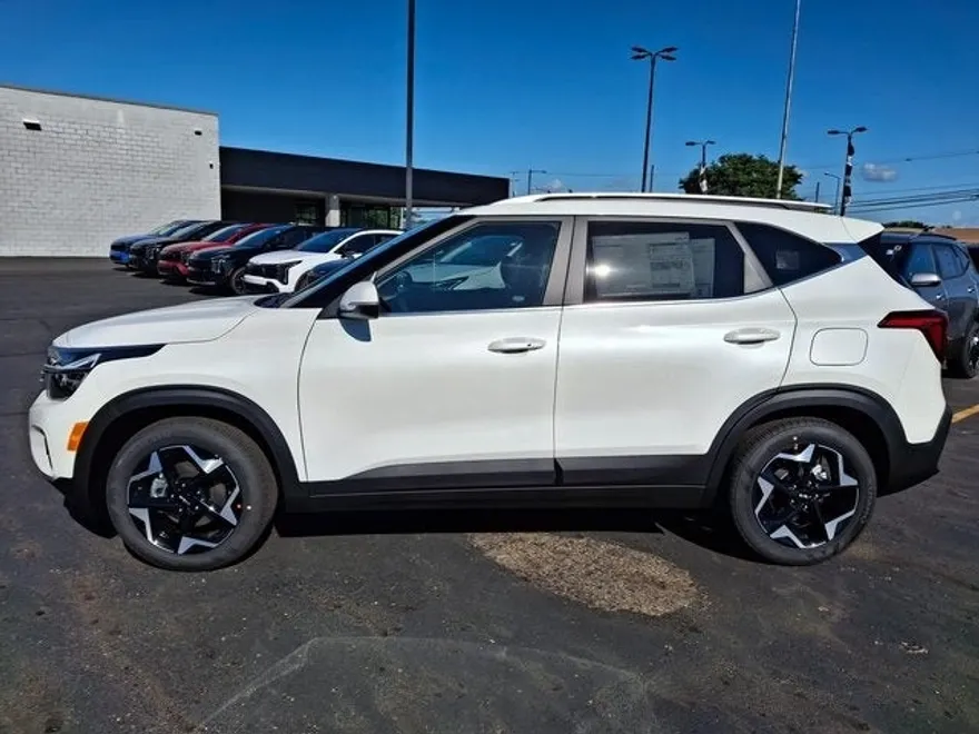 2026 Kia Seltos EX photo 1