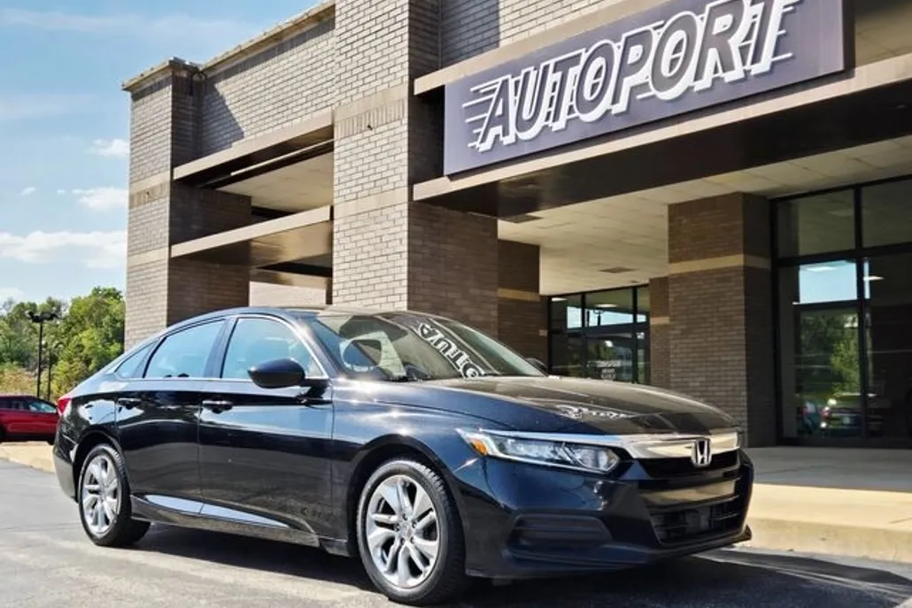 2019 Honda Accord LX photo 1