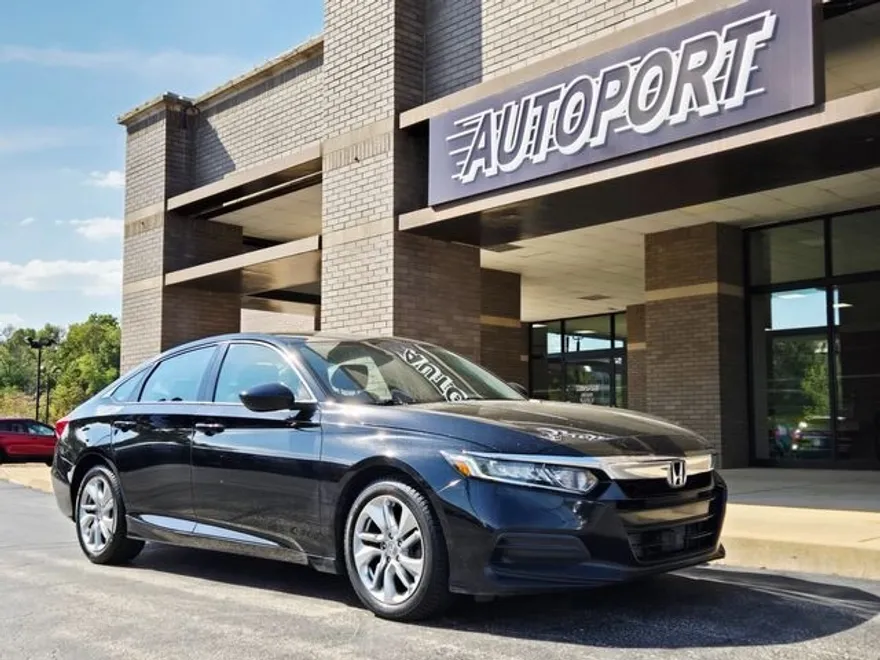 2019 Honda Accord LX photo 1