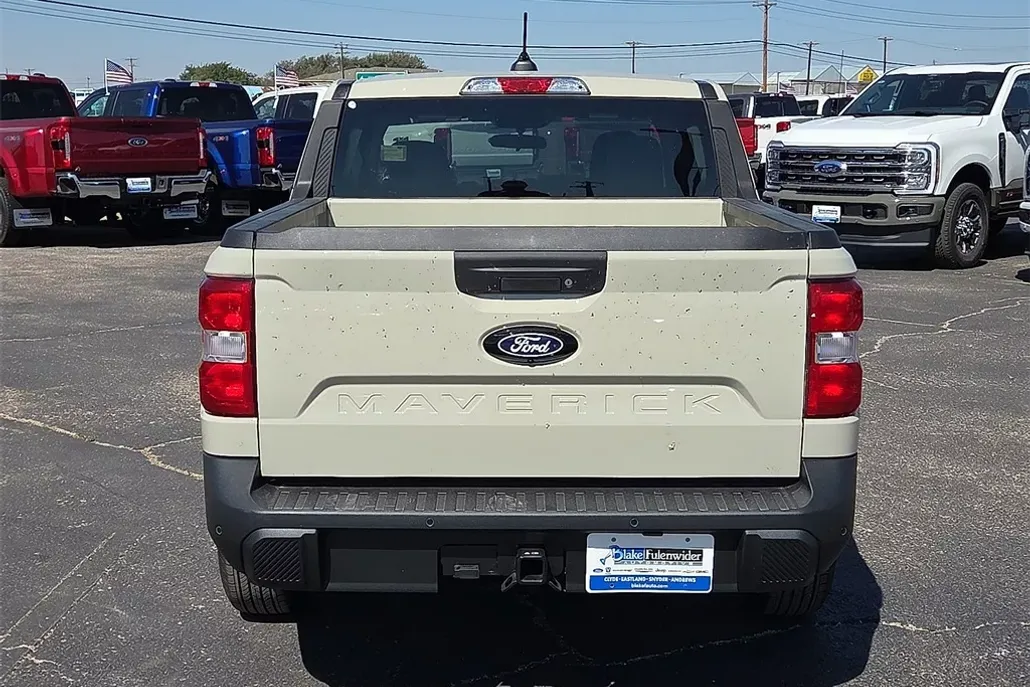 2025 Ford Maverick XLT photo 1