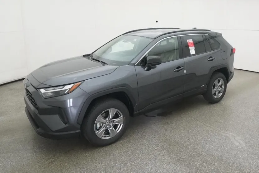 2025 Toyota RAV4 Hybrid LE photo 1