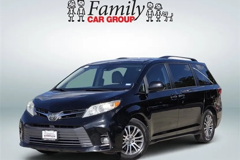 2018 Toyota Sienna XLE Premium photo 1