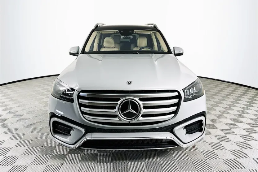 2026 Mercedes Benz GLS 450 4MATIC photo 1