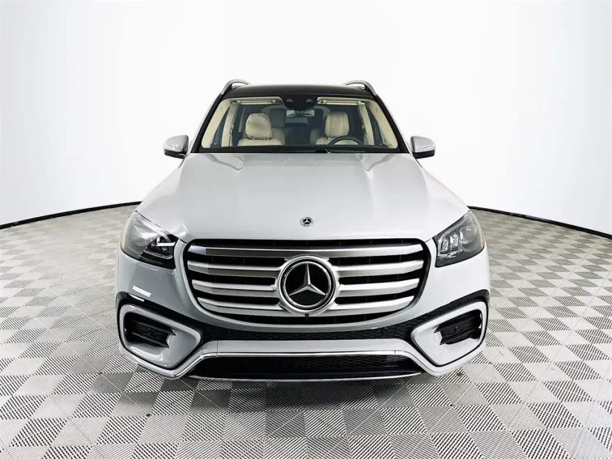 2026 Mercedes Benz GLS 450 4MATIC photo 1