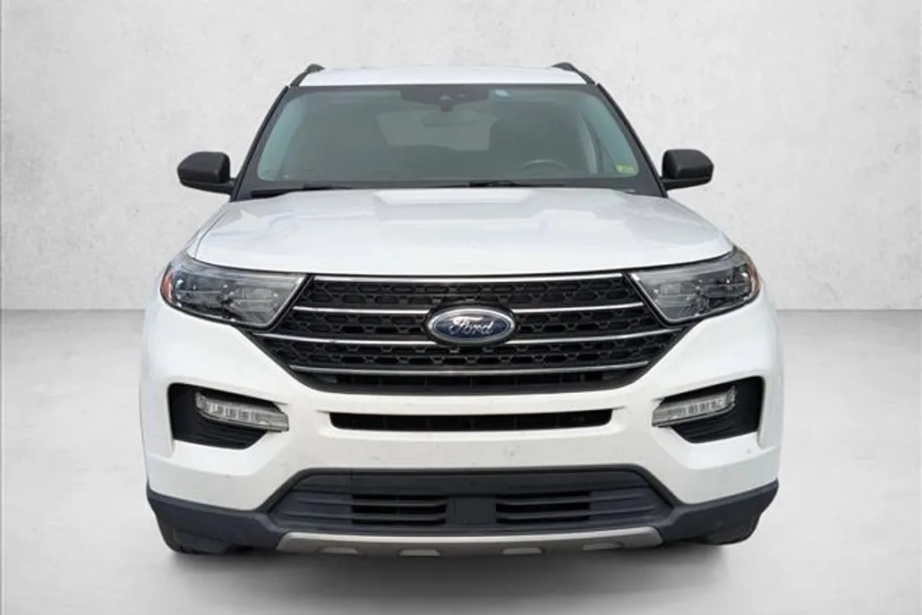 2020 Ford Explorer XLT photo 1