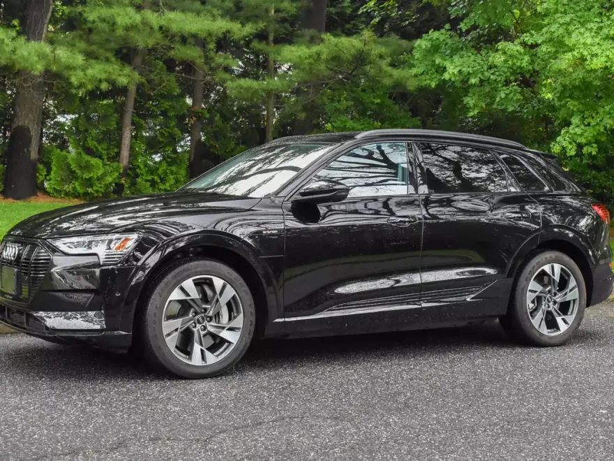 2021 Audi e-tron Premium photo 1