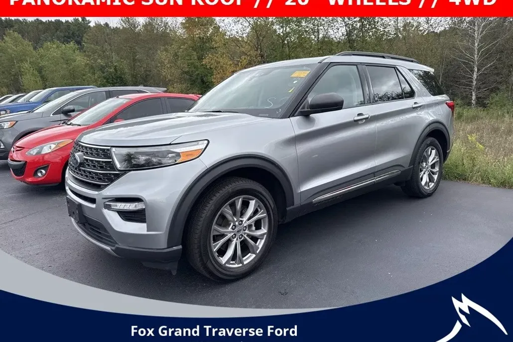 2022 Ford Explorer XLT photo 1