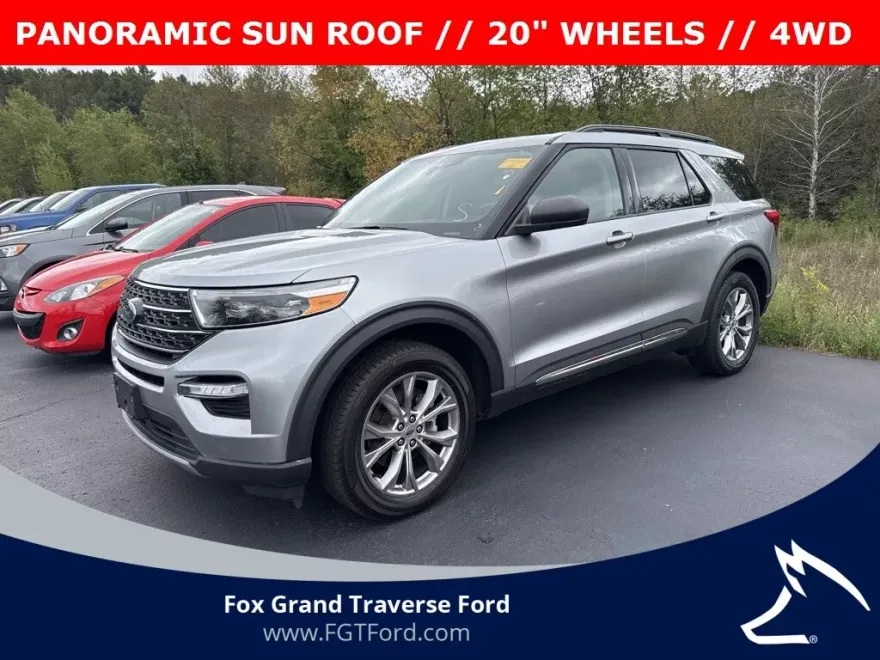2022 Ford Explorer XLT photo 1