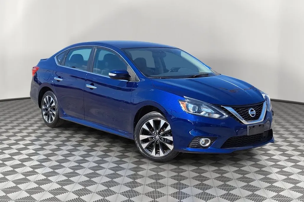2018 Nissan Sentra SR photo 1