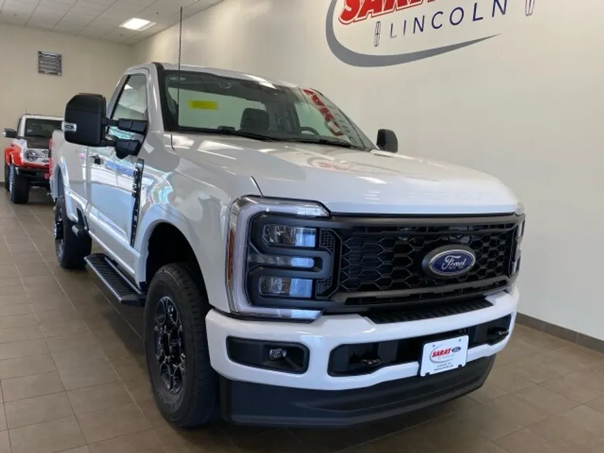 2025 Ford F-350 photo 1