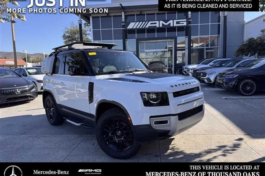 2023 Land Rover Defender S photo 1
