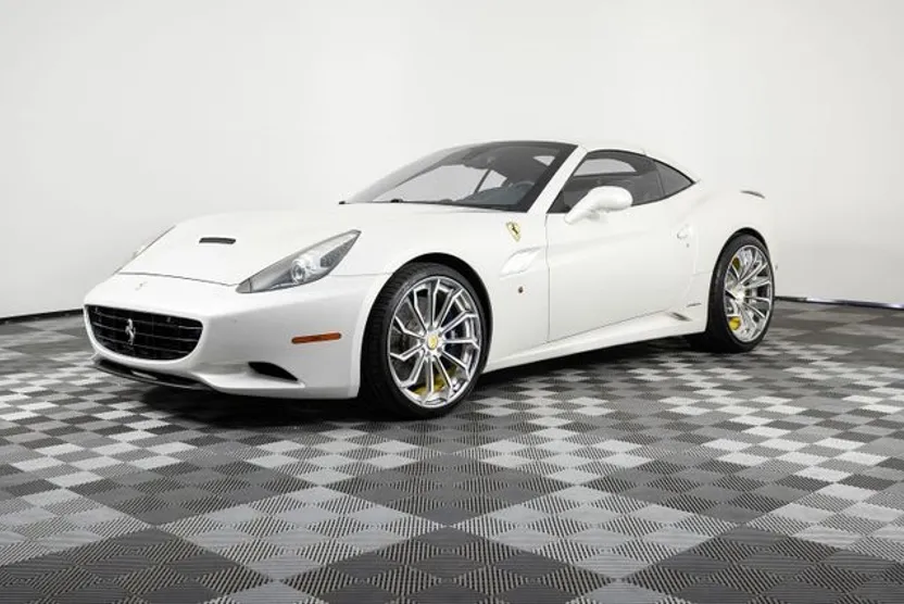2012 Ferrari California Base photo 1
