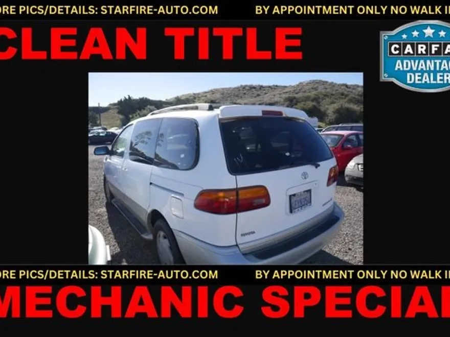 1999 Toyota Sienna photo 1