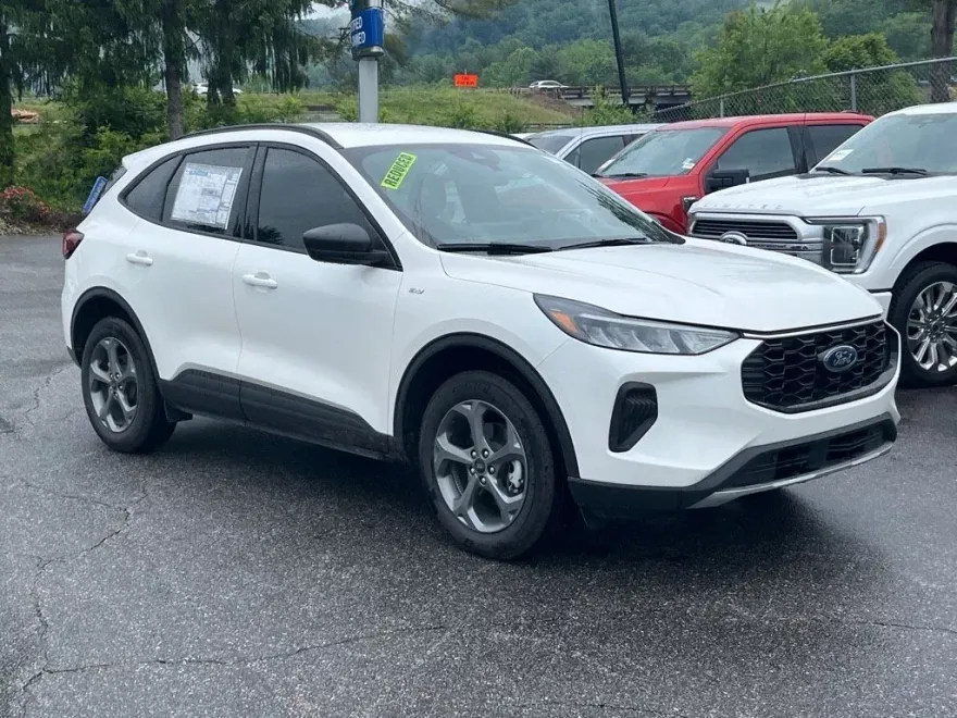 2025 Ford Escape ST-Line photo 1