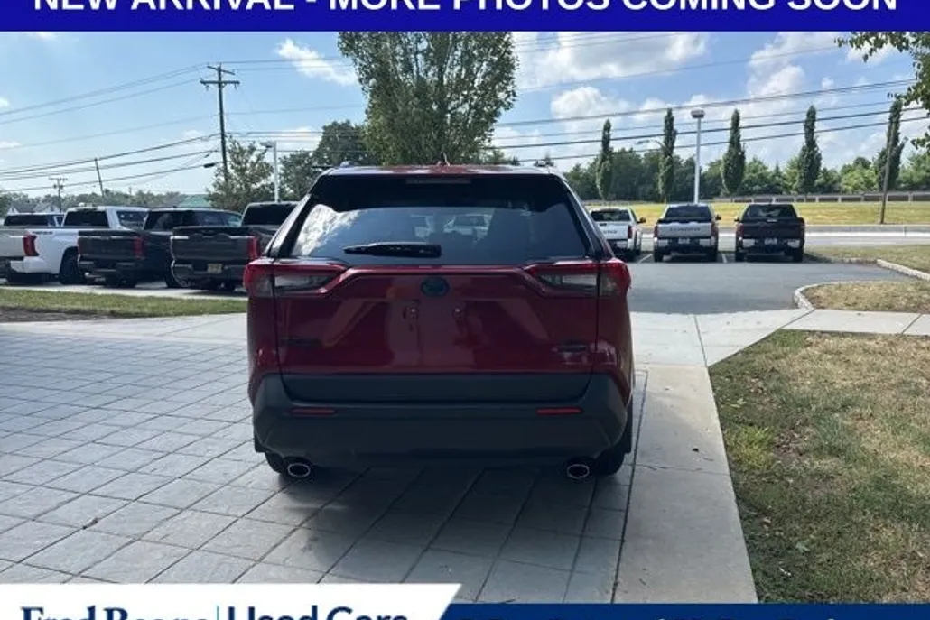 2022 Toyota RAV4 Hybrid XLE Premium photo 1