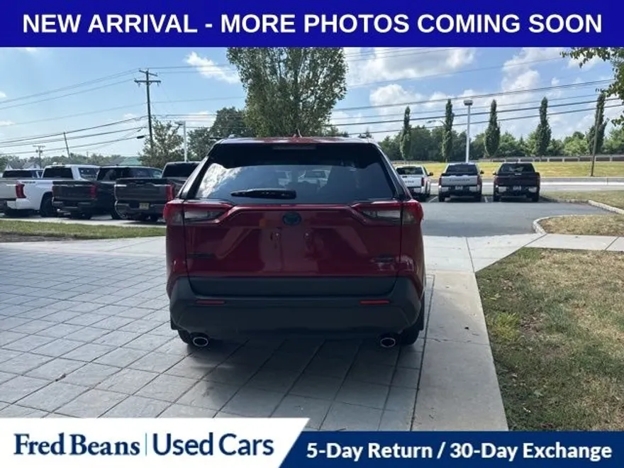 2022 Toyota RAV4 Hybrid XLE Premium photo 1