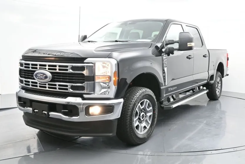2025 Ford F-250 photo 1