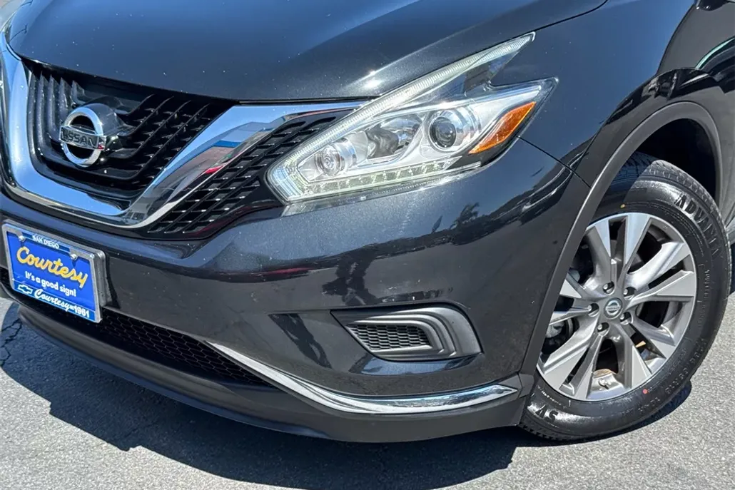 2015 Nissan Murano S photo 1