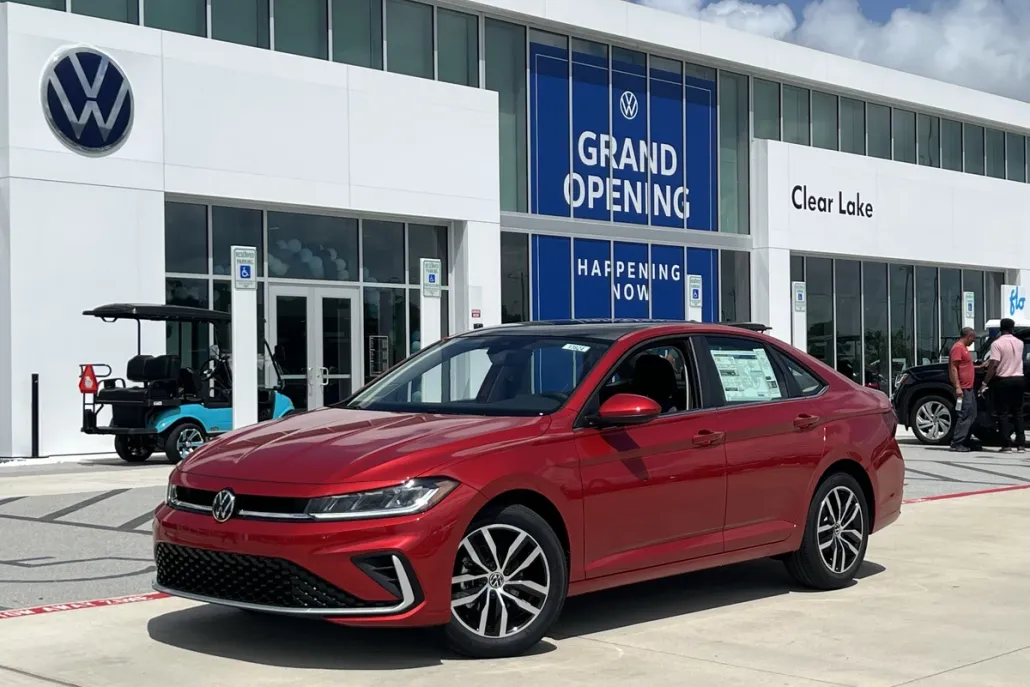 2025 Volkswagen Jetta SE photo 1