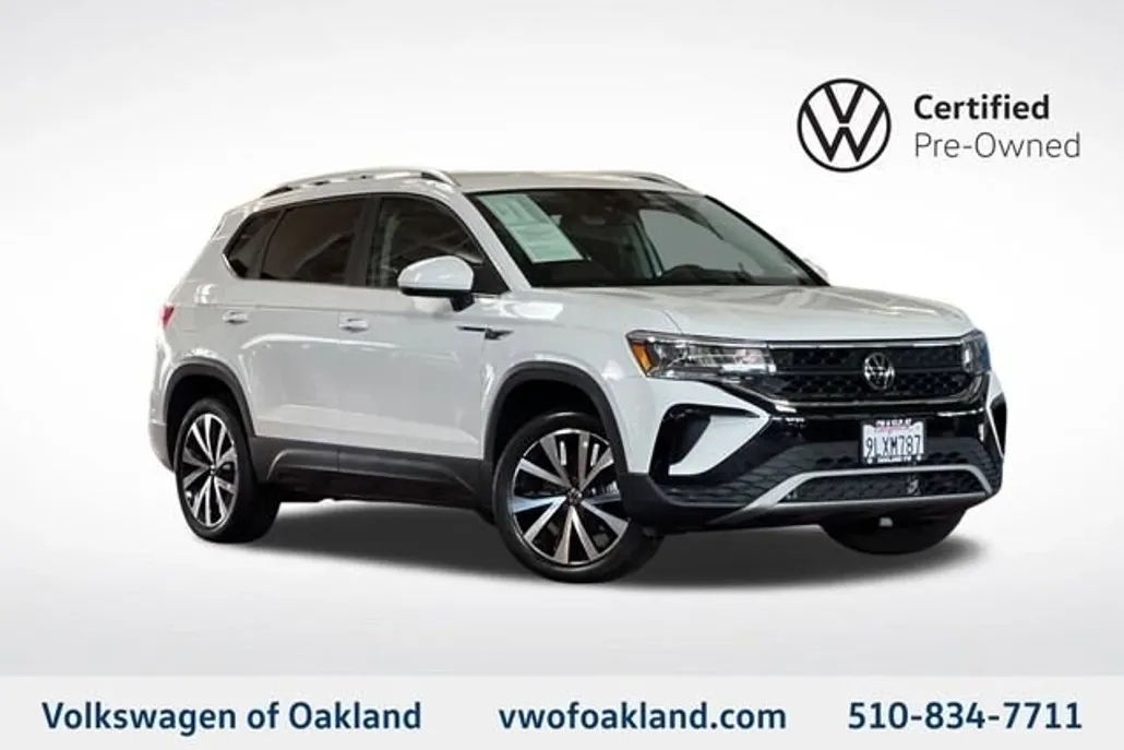 2024 Volkswagen Taos SE photo 1