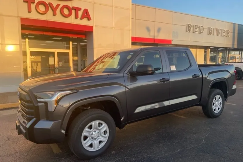 2026 Toyota Tundra SR CrewMax photo 1