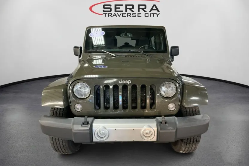 2015 Jeep Wrangler Unlimited Sahara photo 1