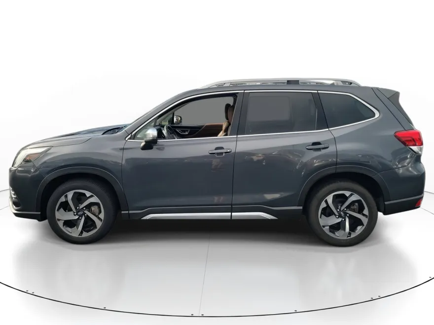 2022 Subaru Forester Touring photo 1