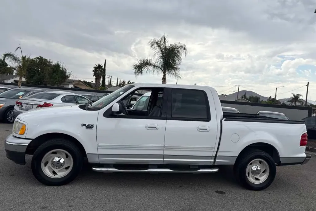 2003 Ford F-150 XLT photo 1