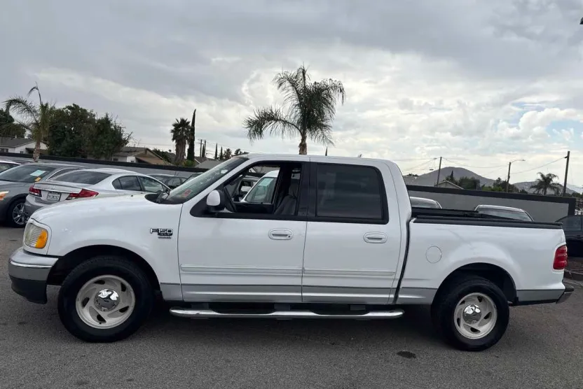 2003 Ford F-150 XLT photo 1