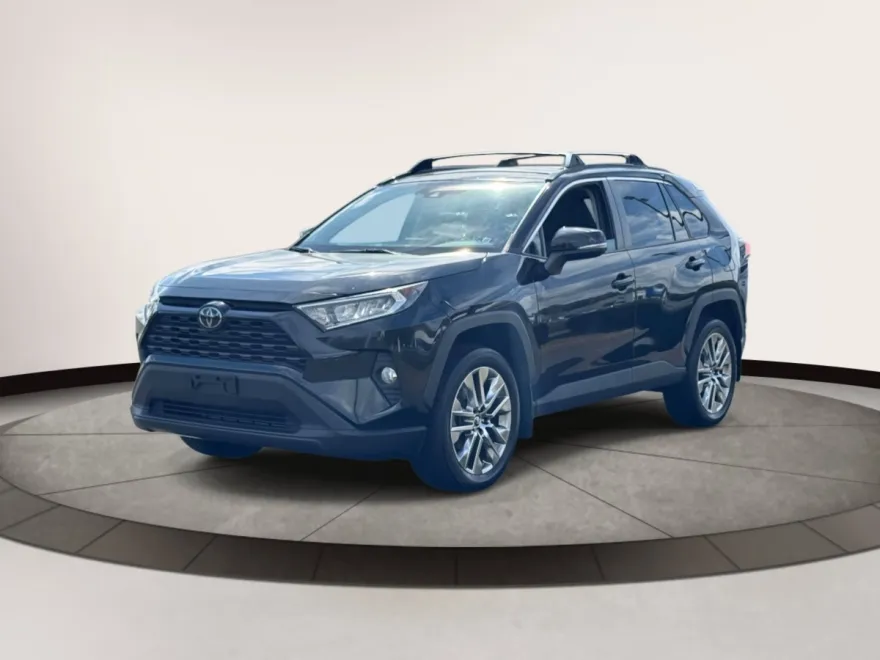 2019 Toyota RAV4 XLE Premium photo 1