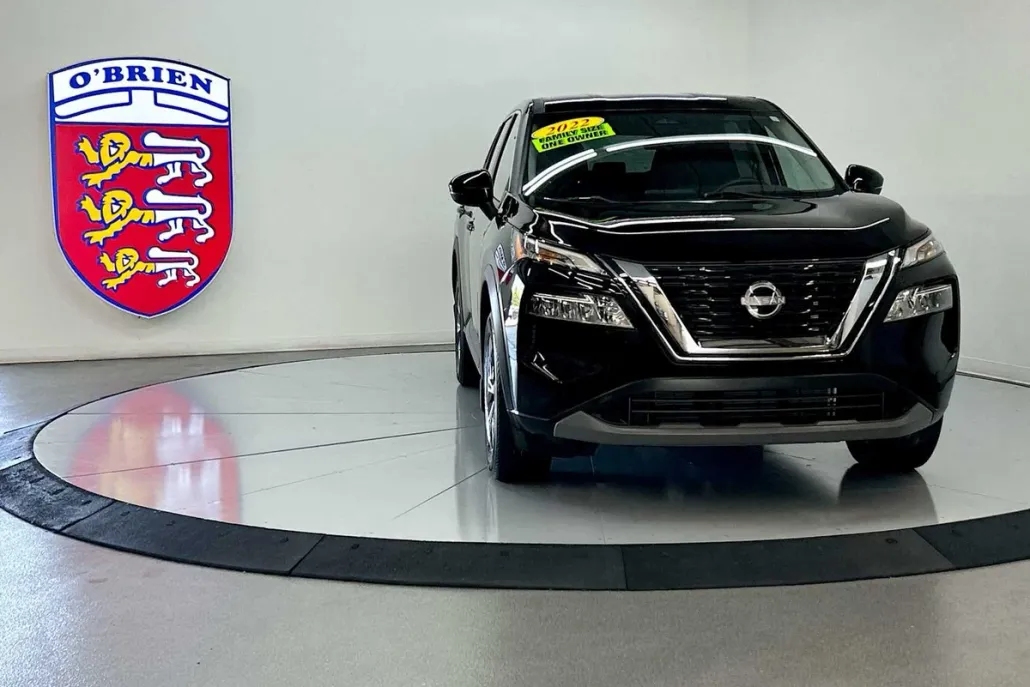 2022 Nissan Rogue SV photo 1