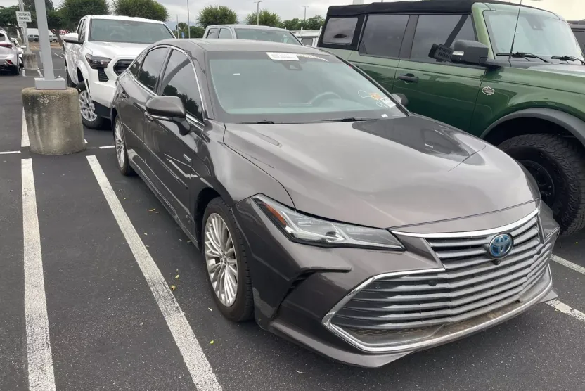 2020 Toyota Avalon Hybrid Limited photo 1
