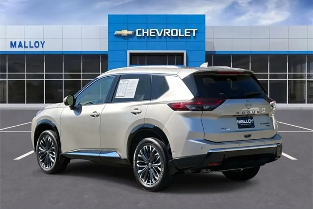 2024 Nissan Rogue Platinum photo 1